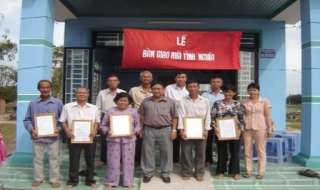 Bến Cầu: Trao tặng 36 căn nhà tình nghĩa