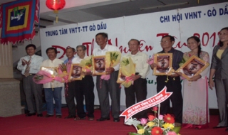 Chi hội VHNT Gò Dầu mừng Ngày thơ Việt Nam