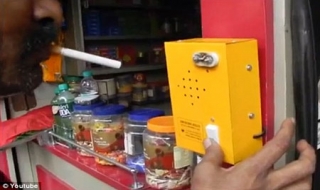 Bật lửa 'đám ma' làm dân nghiện thuốc lá 'rụng rời'