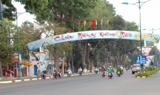 Phân luồng trên đường 30.4: Mạnh ai nấy chạy!