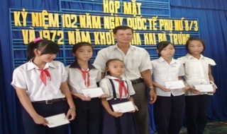 Trảng Bàng: Trao học bổng cho nữ sinh nghèo, hiếu học
