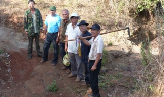 Hành trình tìm mộ Anh hùng