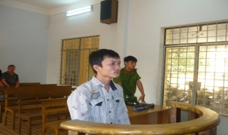 Mượn xe bạn đem… cầm!