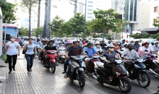 Phương tiện giao thông hay phương tiện mưu sinh? 