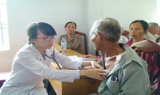 Trảng Bàng: Khám bệnh, cấp thuốc cho người nghèo