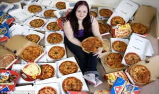 Chỉ ăn pizza trong suốt 8 năm