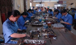 Tuổi nghỉ hưu của lao động nữ: Nên có những thay đổi phù hợp