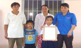 Huyện đoàn Tân Châu: Tặng nhà cho đội viên nghèo