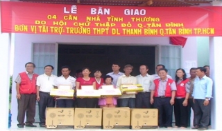Hội chữ Thập đỏ Quận Tân Bình - Trường THPT Dân lập Thanh Bình TP.HCM: Tặng nhà ĐĐK cho người nghèo huyện Châu Thành