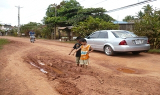 Người dân Trảng Bàng: Băn khoăn trước con đường “thú nhún”