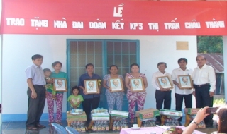 Chùa Núi Bà Tây Ninh:  Trao tặng 10 căn nhà ĐĐK cho người nghèo tại Châu Thành