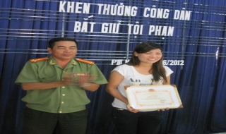 Công an Tây Ninh: Khen thưởng quần chúng tố giác tội phạm