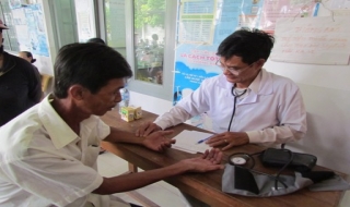 Trảng Bàng: Nhiều người nghèo được khám bệnh, cấp thuốc miễn phí