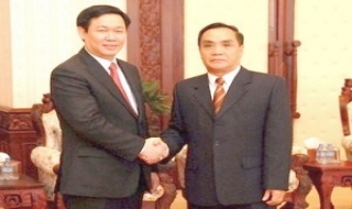 Thủ tướng Lào tiếp Bộ trưởng Tài chính Việt Nam