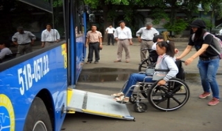 Xe buýt chuyên dùng đầu tiên cho người khuyết tật