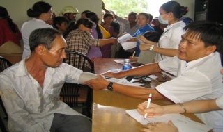 Bến Cầu: Khám bệnh, cấp thuốc miễn phí cho người nghèo