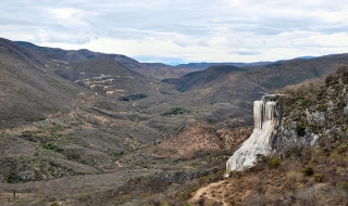 Vẻ đẹp tuyệt vời của ngọn thác ảo ở Mexico