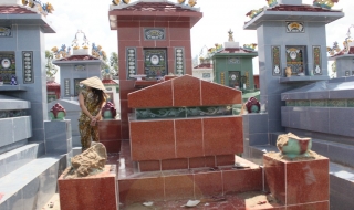 Nhậu xỉn, đập phá mồ mả