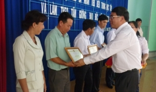 Châu Thành: Biểu dương gương tiêu biểu trong học tập và làm theo tấm gương đạo đức Hồ Chí Minh