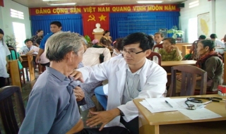 Trảng Bàng, Tân Châu: Tổ chức khám bệnh từ thiện cho người dân