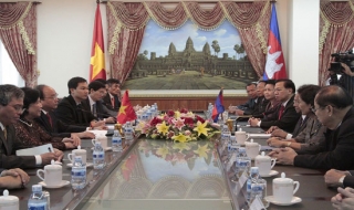 Phó Thủ tướng Nguyễn Xuân Phúc kết thúc chuyến thăm Campuchia