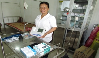 Trảng Bàng: Trang bị dụng cụ y tế cho các xã điểm xây dựng nông thôn mới