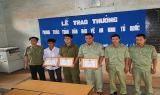 Gò Dầu: Khen thưởng đột xuất cho tập thể, cá nhân