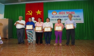 Châu Thành: Biểu dương gia đình hiếu học