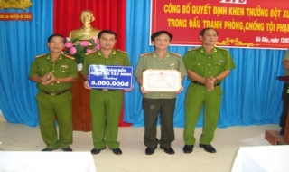 Công an Tây Ninh: Khen thưởng tập thể, cá nhân xuất sắc trong đấu tranh phòng, chống tội phạm