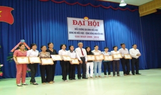 Trảng Bàng: Biểu dương gia đình hiếu học- dòng họ hiếu học