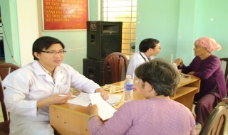 Bệnh viện Nhân dân Gia Định: Khám bệnh cho người nghèo huyện Trảng Bàng