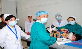 Tân Châu: Đưa vào sử dụng hệ thống máy nội soi dạ dày tá tràng