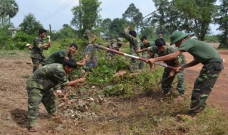 Đại đội 40-Châu Thành và cán bộ, nhân dân xã An Bình: Chung sức xây dựng nông thôn mới