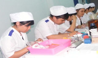 Trường Trung cấp Kinh tế - Kỹ thuật Tân Bách Khoa: Vì sao hàng loạt học viên xin chuyển trường?