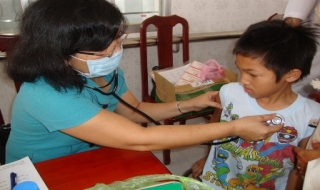 Bệnh viện Điều dưỡng phục hồi chức năng: Khám bệnh cho trẻ khuyết tật huyện Tân Châu