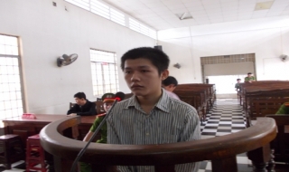 Rượu vào, đi tù 2 năm