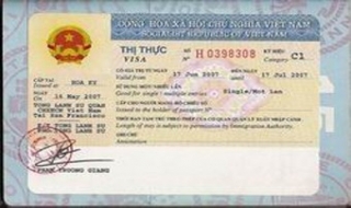 Từ 1.1.2013, tăng lệ phí cấp thị thực với người Việt Nam ở nước ngoài