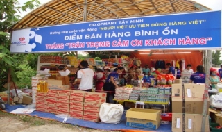 Co.opmart Tây Ninh: Tổ chức điểm bán hàng bình ổn ở huyện Tân Châu