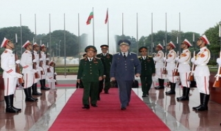 Tổng Tham mưu trưởng Quân đội Bulgaria thăm Việt Nam
