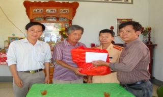 Tân Châu: Thăm hỏi gia đình có nạn nhân tử vong vì TNGT