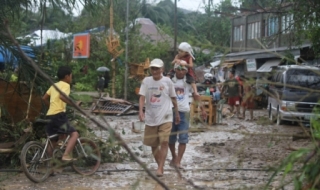 Điện thăm hỏi Tổng thống Philippines về bão Bopha