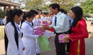 Tân Châu: Sơ kết học kỳ I