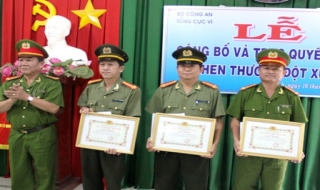 Tổng cục Cảnh sát khen thưởng cho 3 tập thể thuộc Công an Tây Ninh