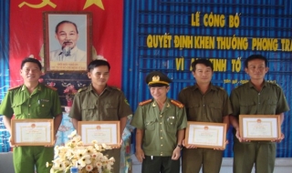 Tân Châu: Khen thưởng cho tập thể và cá nhân tích cực bắt trộm