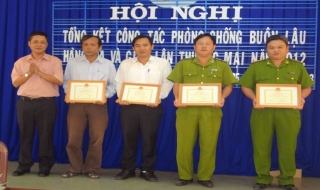 Tân Châu:  Tổng kết công tác chống buôn lậu, hàng giả và gian lận thương mại năm 2012