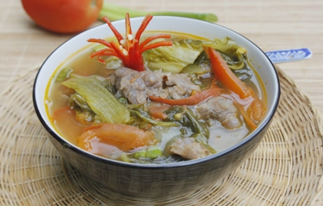 Vào bếp: Canh dưa chua thịt bò