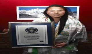 Leo lên đỉnh Everest hai lần trong 7 ngày
