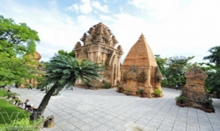 Tháp cổ Ponagar