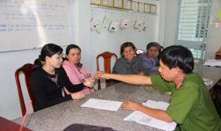 CA huyện Tân Châu: Trao trả tài sản bị chiếm đoạt cho các nạn nhân