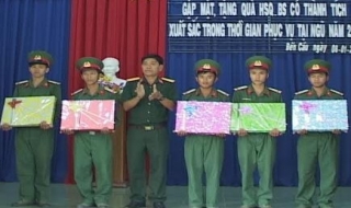 Bến Cầu: Gặp mặt, tặng quà quân nhân hoàn thành nghĩa vụ quân sự